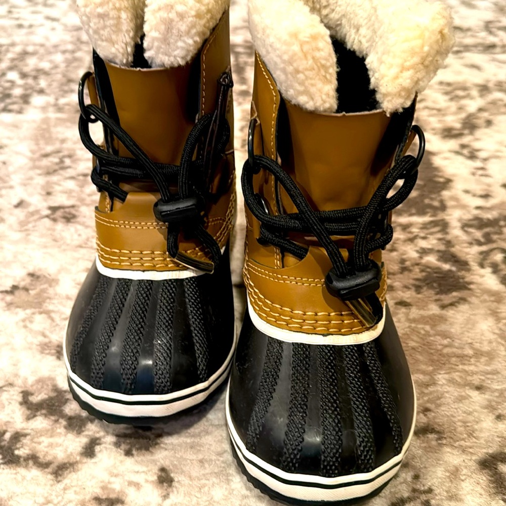 Kids’ sorel water proof yoot pac boots. Brand new, never worn.